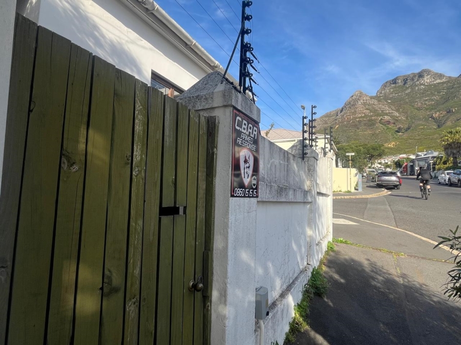 2 Bedroom Property for Sale in Vredehoek Western Cape